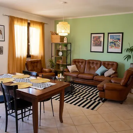 Yellow House * San Giovanni Suergiu