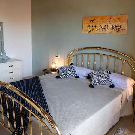 Yellow House Holiday home *