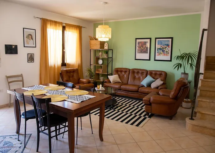 Yellow House * San Giovanni Suergiu