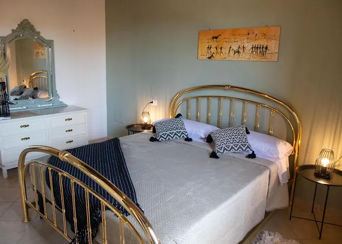 Yellow House Holiday home *