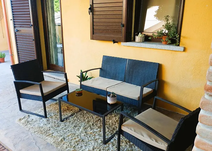 Holiday home Yellow House *