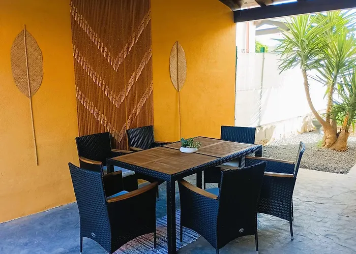 Yellow House San Giovanni Suergiu